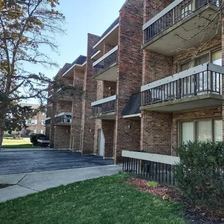 Buy this 2 bed condo on 4353 Lindenwood Drive in Matteson, IL 60443