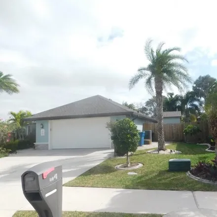 Image 3 - 722 Arunda Avenue Northeast, Palm Bay, FL 32905, USA - House for sale