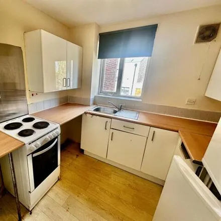Image 3 - Chantress Close, London, RM10 9YW, United Kingdom - Apartment for rent