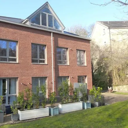 Rent this 2 bed room on Springfield Mount in Springfield Avenue, Harrogate