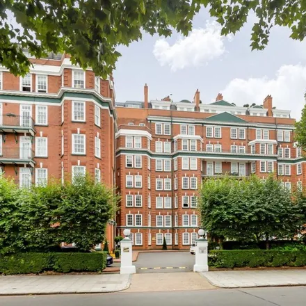 Rent this 3 bed apartment on Cricket Academy &amp; Gym in St John's Wood Road, London