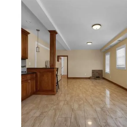 Image 3 - 121 South 10th Avenue, West Mount Vernon, City of Mount Vernon, NY 10550, USA - House for sale