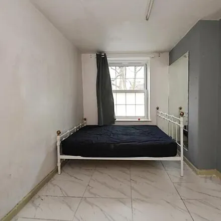 Image 3 - Catherine House, 85 Phillipp Street, London, N1 5RX, United Kingdom - Apartment for sale