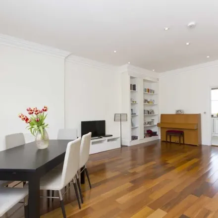 Rent this 2 bed apartment on 13 Campden Hill Gardens in London, W8 7AX