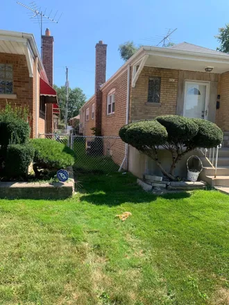 Image 3 - 8901 South Merrill Avenue, Chicago, IL 60617, USA - House for sale