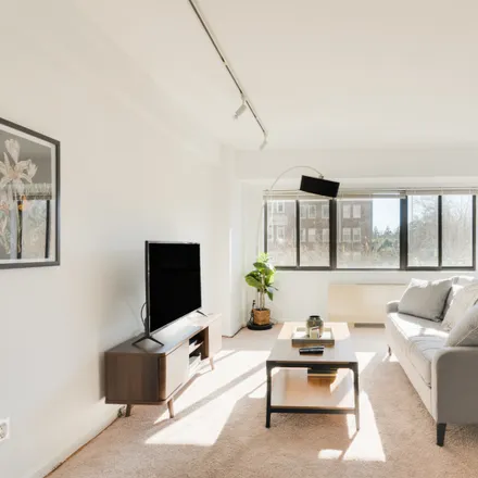 Image 3 - Wilshire Park Condominiums, 3701 Connecticut Avenue Northwest, Washington, DC 20015, USA - Condo for rent