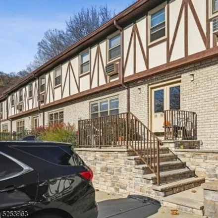 Buy this 2 bed condo on 92 Treetop Court in Bloomingdale, Passaic County