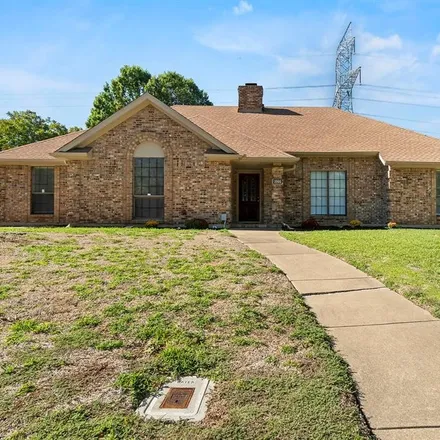 Buy this 4 bed house on 1066 Briar Hill Circle in Duncanville, TX 75137