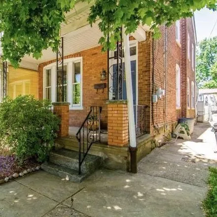 Rent this 4 bed townhouse on 302 Fountain Street in Philadelphia, PA 19128