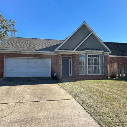 Buy this 2 bed house on 39 Williamsburg Place in Pine Ridge Estates, Dothan