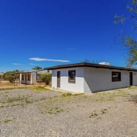 Buy this studio house on 276 West Tennessee Street in Tucson, AZ 85714