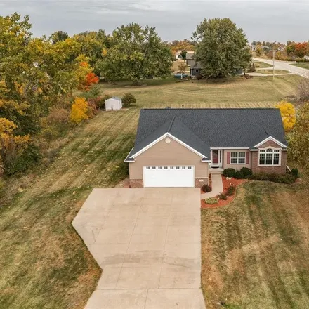 Buy this 4 bed house on 4058 Bruce Road in Marion, IA 52302