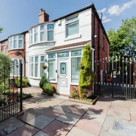 Buy this 3 bed duplex on Delacourt Road in Manchester, M14 6DG