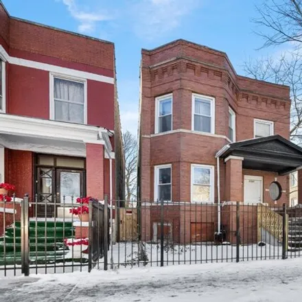 Image 2 - 4035 West Wilcox Street, Chicago, IL 60624, USA - House for sale