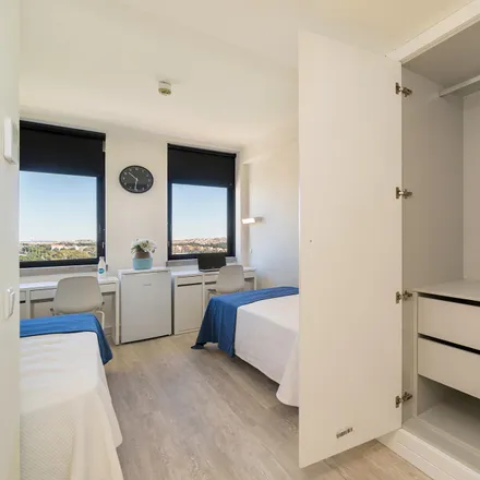 Rent this 4studio room on Escola Superior de Hotelaria e Turismo do Estoril in Autoestrada da Costa do Estoril, 2769-510 Cascais