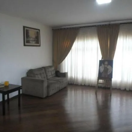 Buy this 5 bed house on Guarulhos Zoo in Avenida Dona Glória Pagnoncelli 344, Picanço