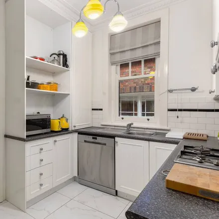 Rent this 2 bed townhouse on Potts Point NSW 2011
