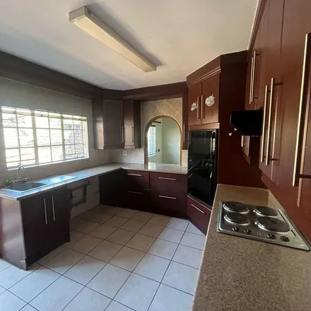 Rent this 3 bed apartment on Suikerbos Road in Doornpoort, Gauteng