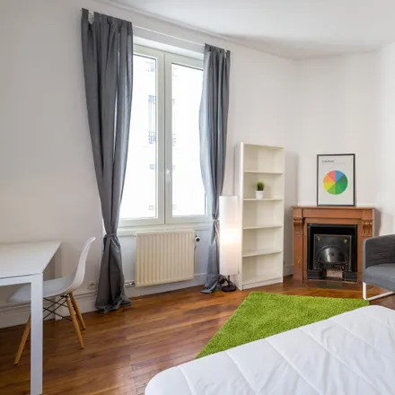 Image 1 - 12 Rue Villebois Mareuil - Room for rent