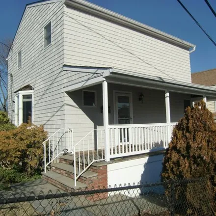 Rent this 2 bed house on 42 Harold Street in Mianus, Greenwich