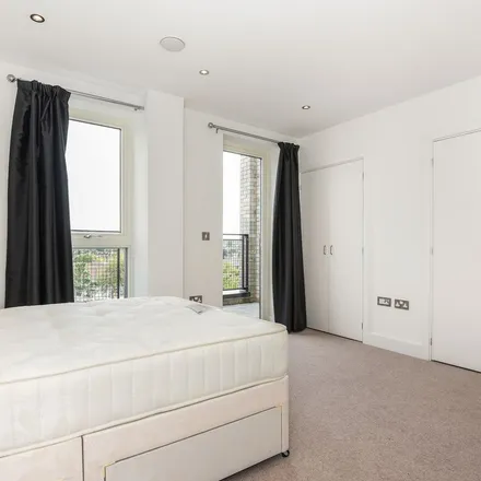 Rent this 3 bed apartment on Lewisham Southwark College in Deptford Church Street, London