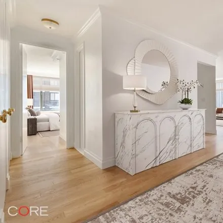 Image 4 - 45 East 80th Street, New York, NY 10028, USA - Condo for sale