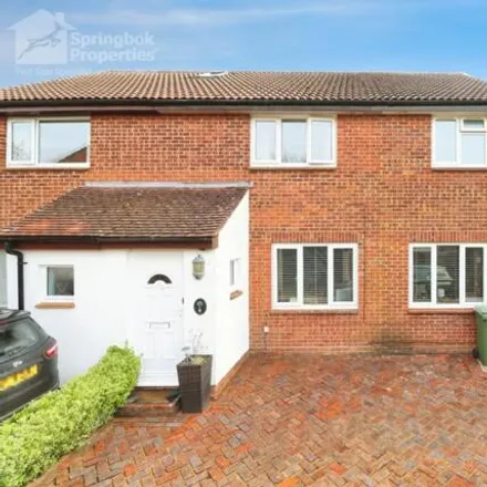 Buy this 3 bed duplex on Appledown Close in New Alresford, SO24 9ND
