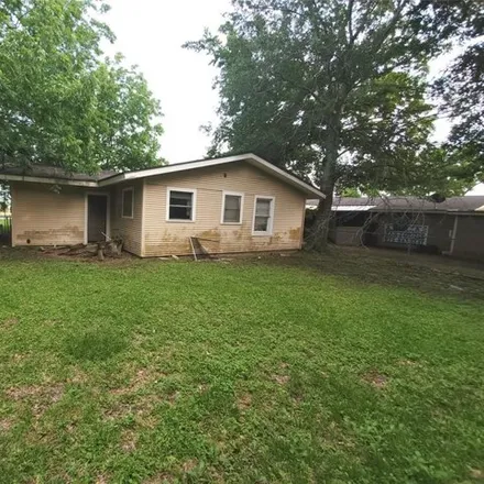 Image 6 - 906 East Mulberry Street, Angleton, TX 77515, USA - House for sale