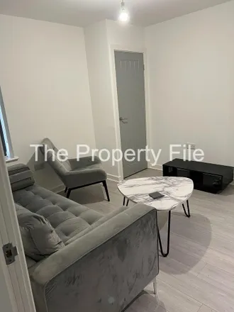 Image 3 - Norwood Road, Gorse Hill, M32 8PN, United Kingdom - Apartment for rent