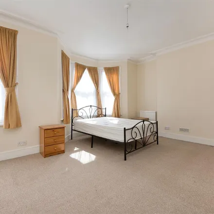 Rent this 3 bed apartment on 38 Amott Road in London, SE15 4HU