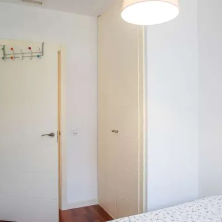 Image 3 - Calle de Talamanca del Jarama, 24, 28051 Madrid, Spain - Apartment for rent