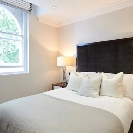 Rent this 2 bed apartment on Garden House in 86-92 Kensington Gardens Square, London