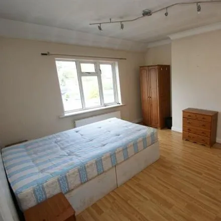 Image 5 - 1 Duncan Grove, London, W3 7NN, United Kingdom - Townhouse for rent