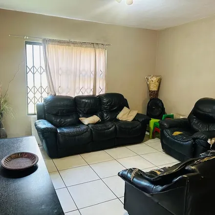 Rent this 2 bed apartment on 8th Street in Arboretum, Bloemfontein