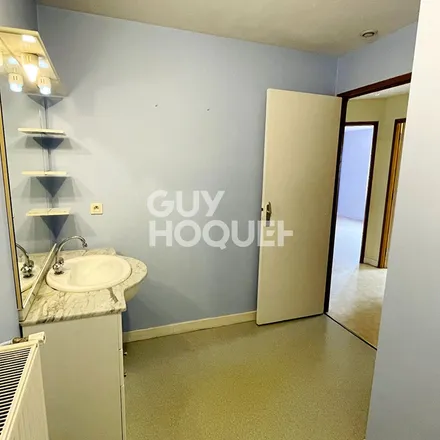 Image 9 - 2 Allée de la Croix, 42240 Saint-Maurice-en-Gourgois, France - Apartment for rent