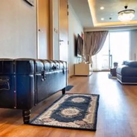 Rent this 4 bed apartment on Unico Express Hotel in Soi Sukhumvit 3, Vadhana District