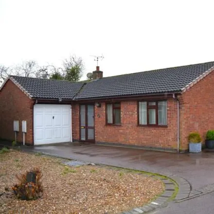 Buy this 3 bed house on Roundhill Close in Syston, LE7 1PP