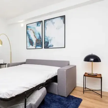 Rent this studio apartment on Calle de Torrecilla del Puerto in 3, 28027 Madrid
