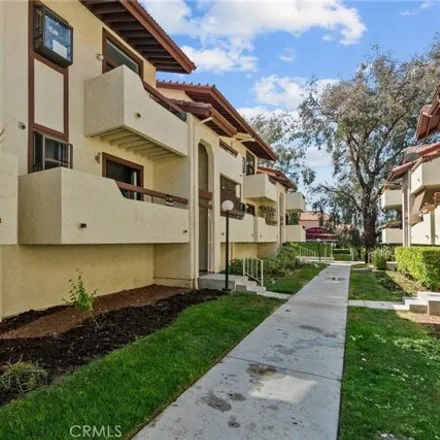 Image 6 - 18120 Sundowner Way Unit 1119, Canyon Country, California, 91387 - Condo for sale