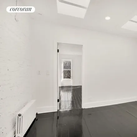 Image 7 - 480 Putnam Avenue, New York, NY 11221, USA - Townhouse for rent