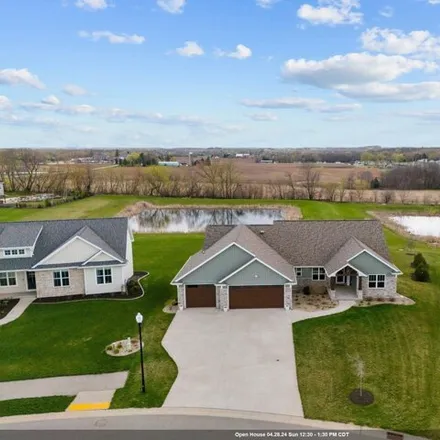 Buy this 4 bed house on Ridgeline Trail in Greenville, Outagamie County