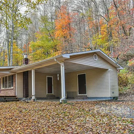Image 3 - 1 Wooded Way, McDowell County, NC 28761, USA - House for sale