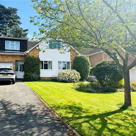 Rent this 5 bed house on Fox Close in Pyrford, GU22 8LP