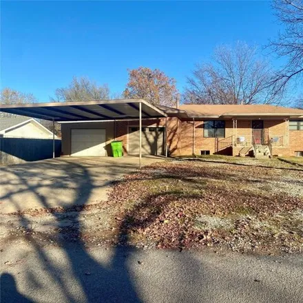 Buy this 6 bed house on 238 South 11th Street in Okemah, Okfuskee County