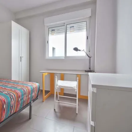 Rent this 4 bed room on Carrer dels Sants Just i Pastor in 46022 Valencia, Spain