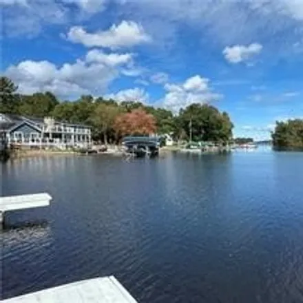 Image 4 - 129 Lake Drive, Glocester, RI 02814, USA - House for sale