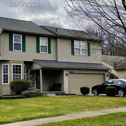 Buy this 4 bed house on 2824 Birchwood Drive in Waterford Township, MI 48329
