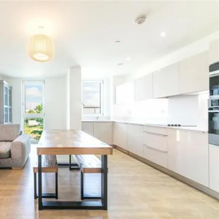 Rent this 3 bed room on Trefoil House in 128 Christchurch Way, London