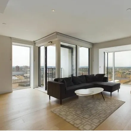 Image 4 - Fountain Park Way, London, W12 7LF, United Kingdom - Apartment for rent