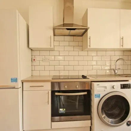 Rent this 3 bed apartment on Caldwell Street in Stockwell Park, London